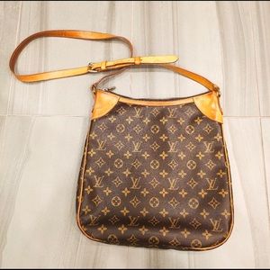 Authentic Louis Vuitton crossbody purse PM
